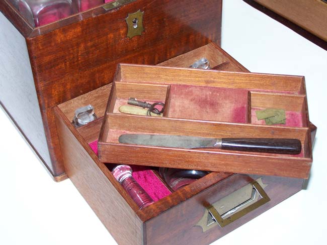 A wonderful antique Ships' Medicine Chest circa 1830 made by SPRINGWEILER of London. — image 6